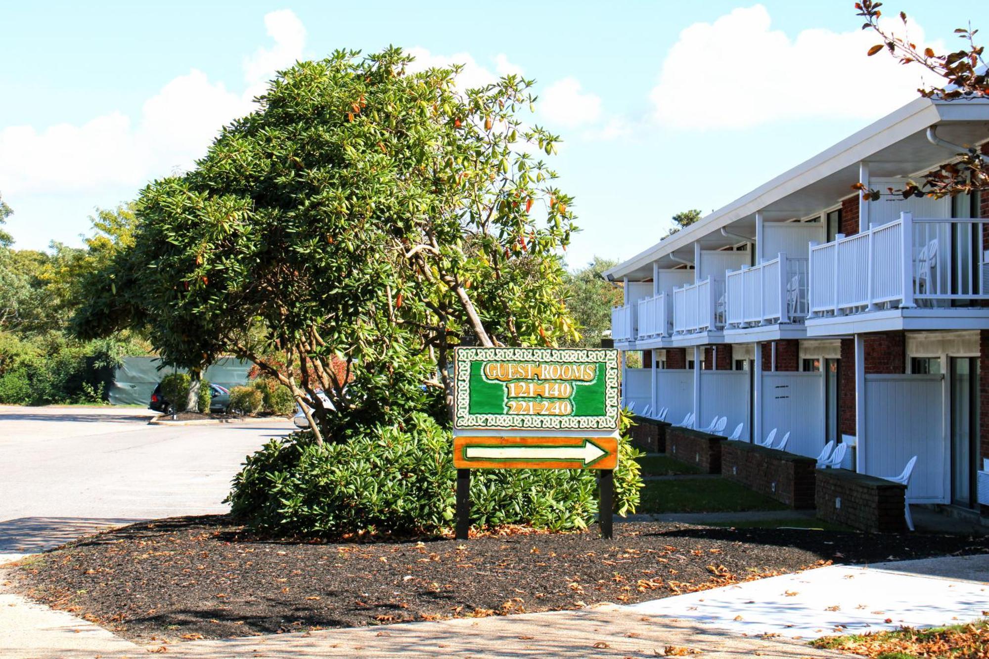 Cape Cod Irish Village - The Emerald Resort Barnstable Exterior photo